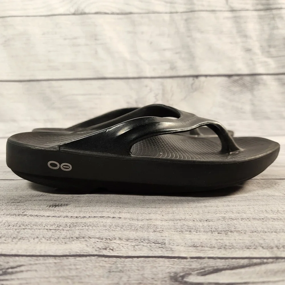 OOFOS OOriginal Recovery Sandals Womens 6 Black Thong Flip Flops